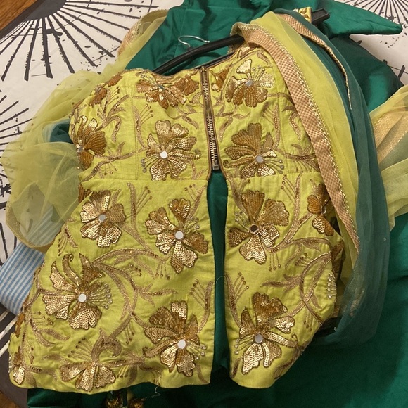 Beautiful Lehnga set - Picture 3 of 3